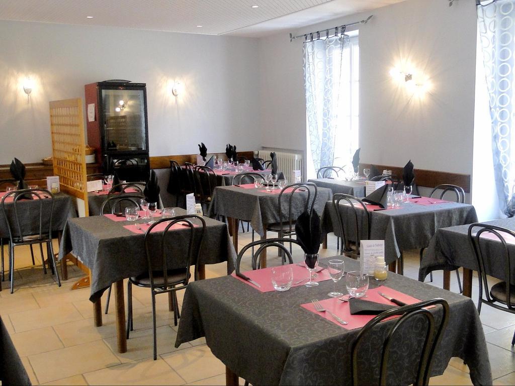Logis Hotel Restaurant Auberge De La Cloche Le Theil-sur-Huisne Ngoại thất bức ảnh